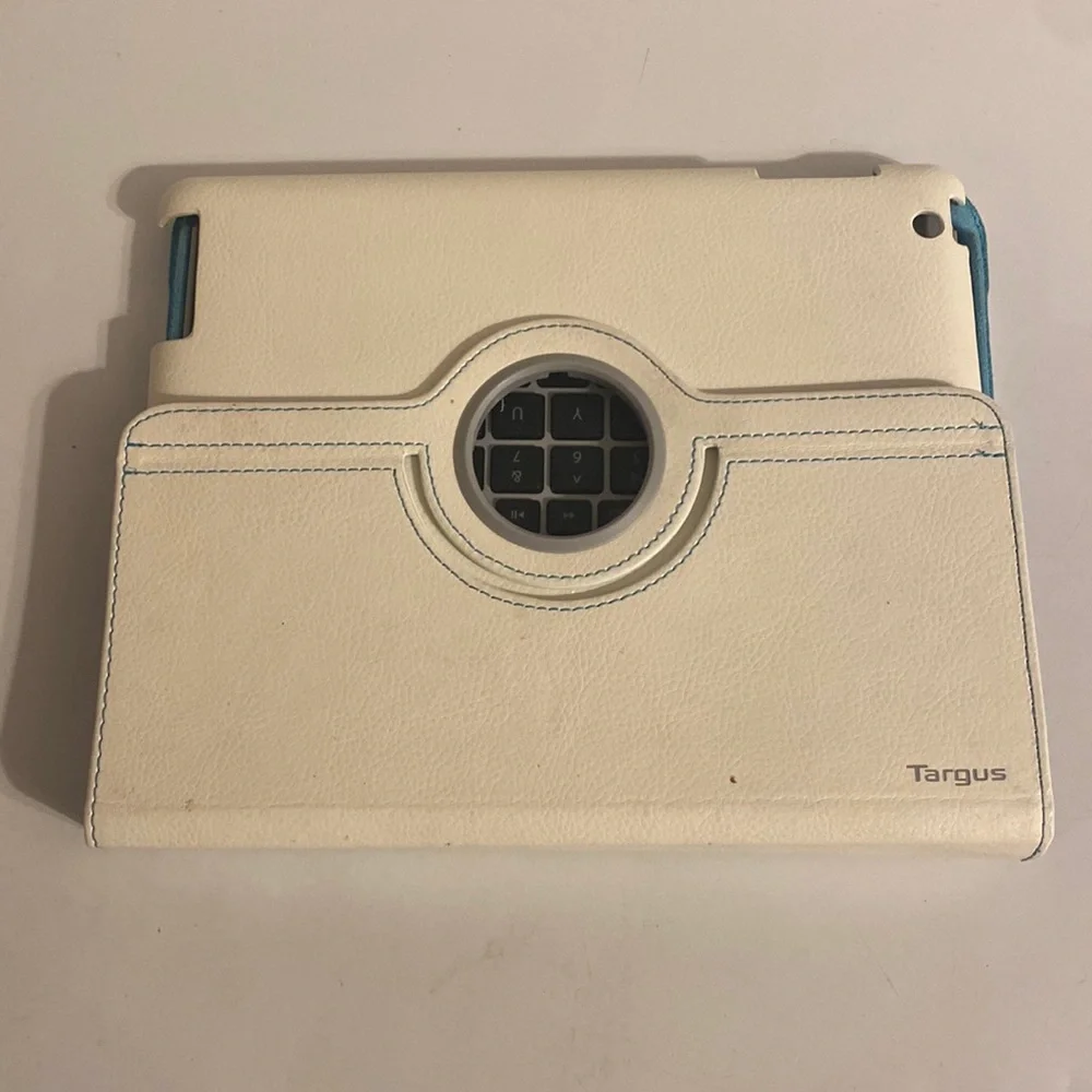 Targus White and Blue Ipad Case with keyboard